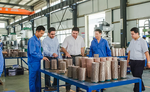 金剛石鋸片切割不同材質(zhì)石材對性能的影響 金剛石鋸片切割不同材質(zhì)石材對性能的影響