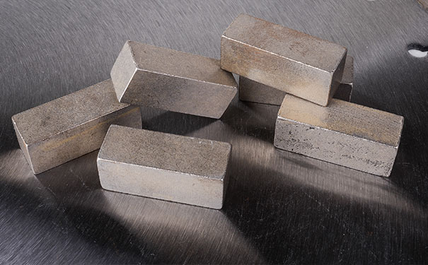 金剛石刀頭進行超精密切削需要怎樣的條件 金剛石刀頭進行超精密切削需要怎樣的條件